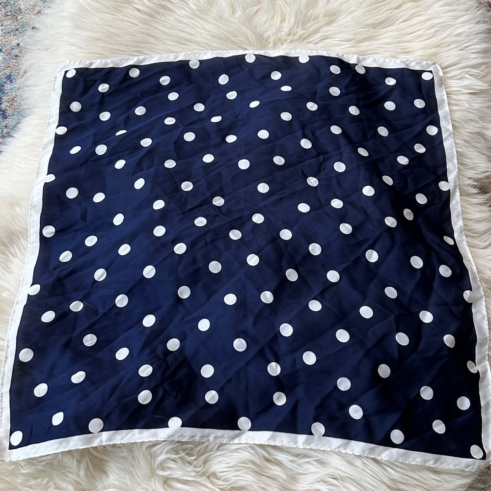 Janie stone Designer Leaf Pattern Scarf - Picture 4 of 5